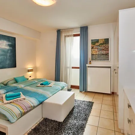 Luxury Adele Pool & Privat Whirlpool Отель