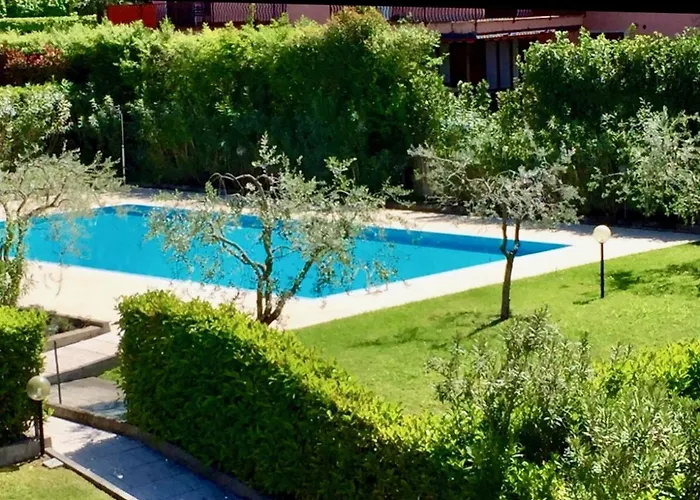 Luxury Adele Pool & Privat Whirlpool Hotell Bardolino