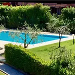 Luxury Adele Pool & Privat Whirlpool Отель Бардолино