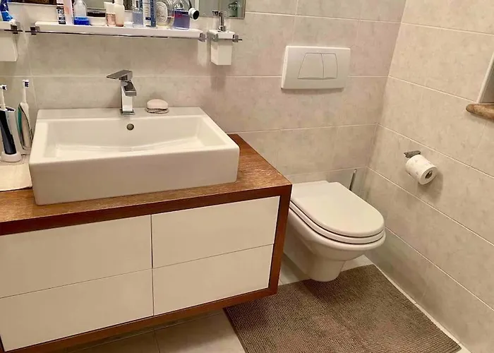 Luxury Adele Pool & Privat Whirlpool מלון