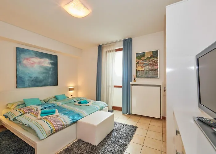 Luxury Adele Pool & Privat Whirlpool מלון
