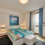 Luxury Adele Pool & Privat Whirlpool Hotel