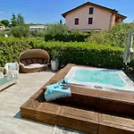 Luxury Adele Pool & Privat Whirlpool Otel *