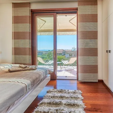 Luxury Adele Pool & Privat Whirlpool * バルドリーノ