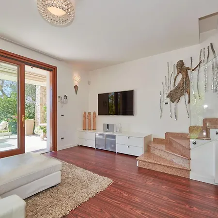 ホテル Luxury Adele Pool & Privat Whirlpool *