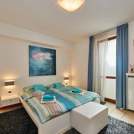 Luxury Adele Pool & Privat Whirlpool Hotel