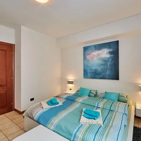 Luxury Adele Pool & Privat Whirlpool * バルドリーノ