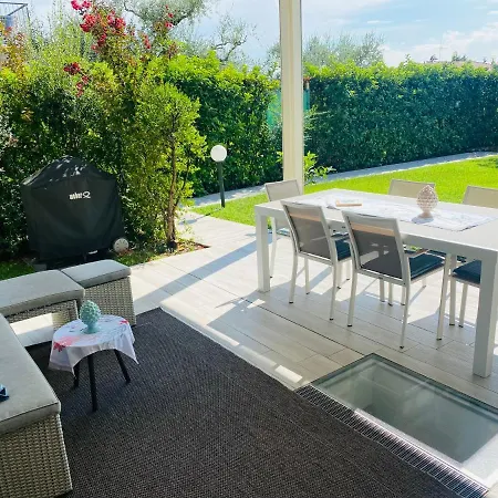 Luxury Adele Pool & Privat Whirlpool ホテル