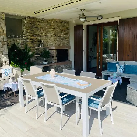 Luxury Adele Pool & Privat Whirlpool ホテル